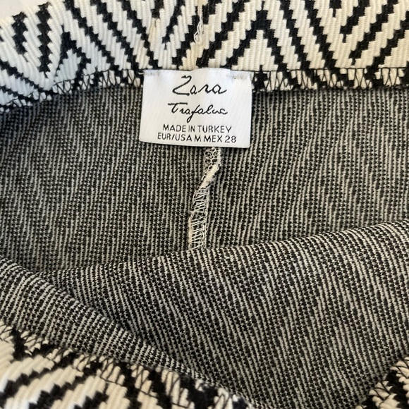 Women’s Skirt - Picture 2 of 2